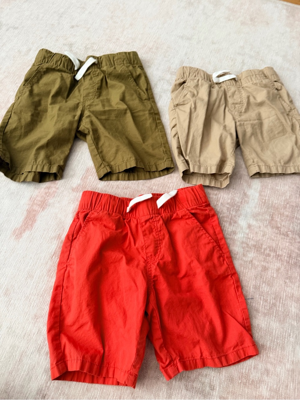 H&M Kids 3-Pack Elastic Waist Shorts in Orange Red, Olive & Tan